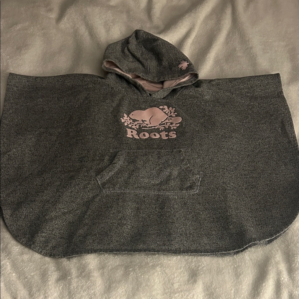 Roots Charcoal Salt & Pepper Poncho with Blush Pink Logo size small medium